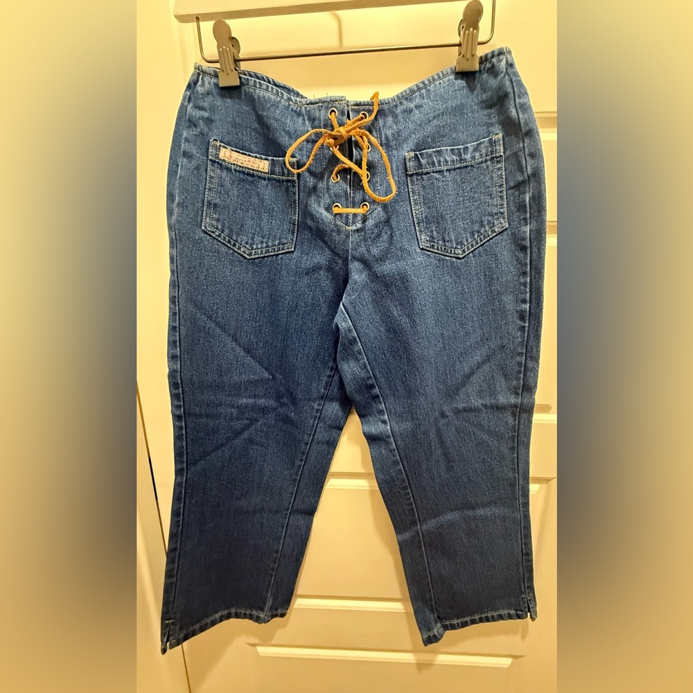 NWT. Frantic Jeans. Vintage Y2K Lace Front cropped Jeans. Size 3/4